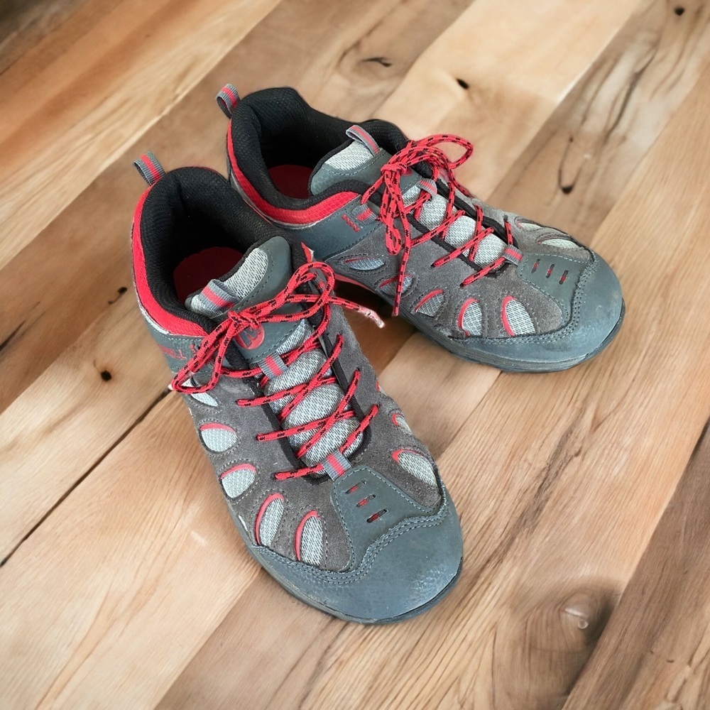 Merrell Red & Gray Chameleon Low Lace Waterproof Boys Shoes Size 5m